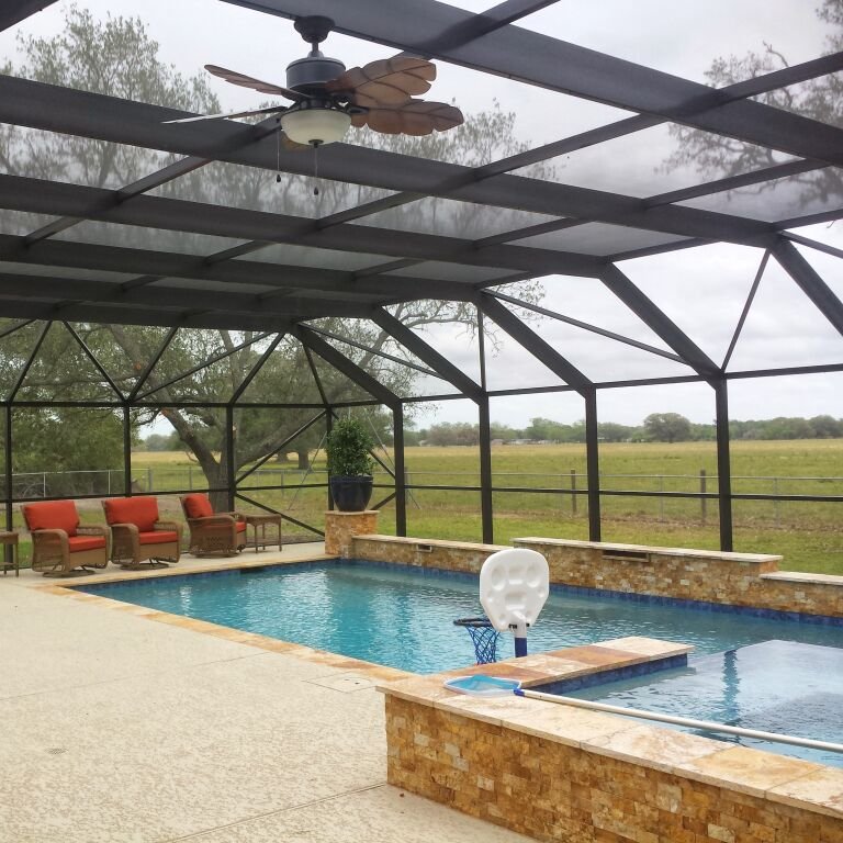 Read more about the article Benefits of Adding a Pool Enclosure