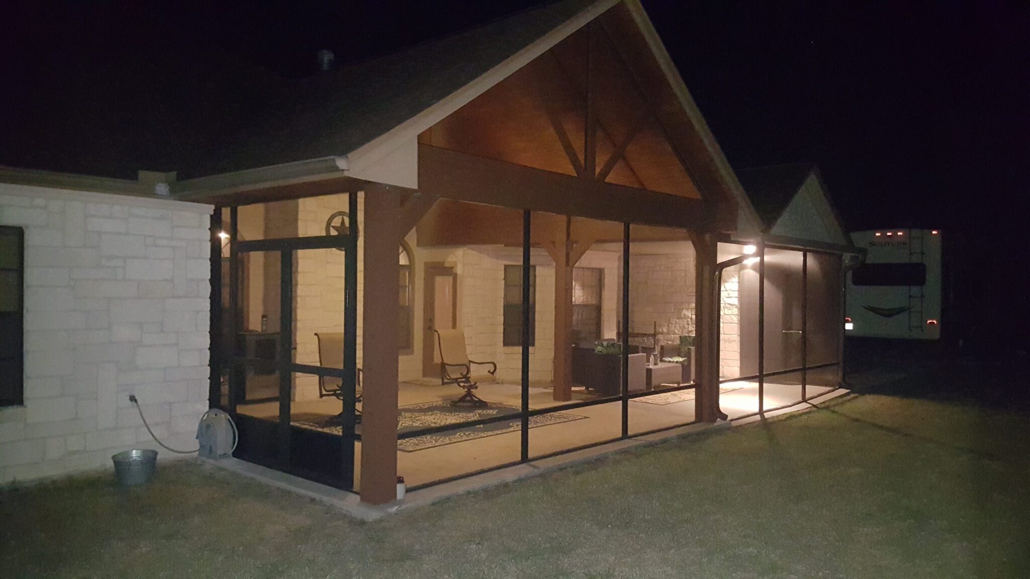Aluminum screen enclosure example