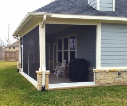 Patio cover and screened outdoor living space built near Silverlake in Pearland