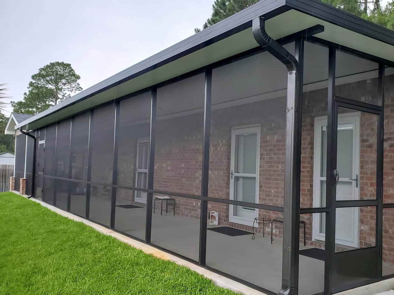 Screen room addition for a Dickinson homeowner near Galveston County