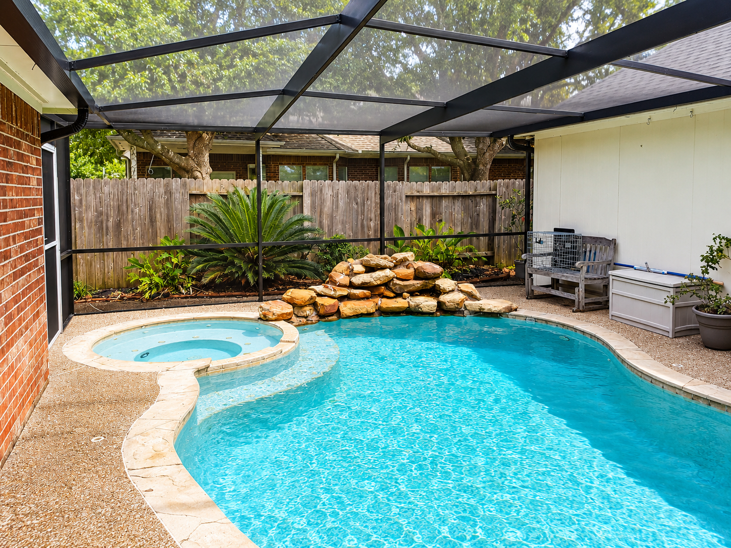 Custom pool screen enclosure by Simmons Home Design